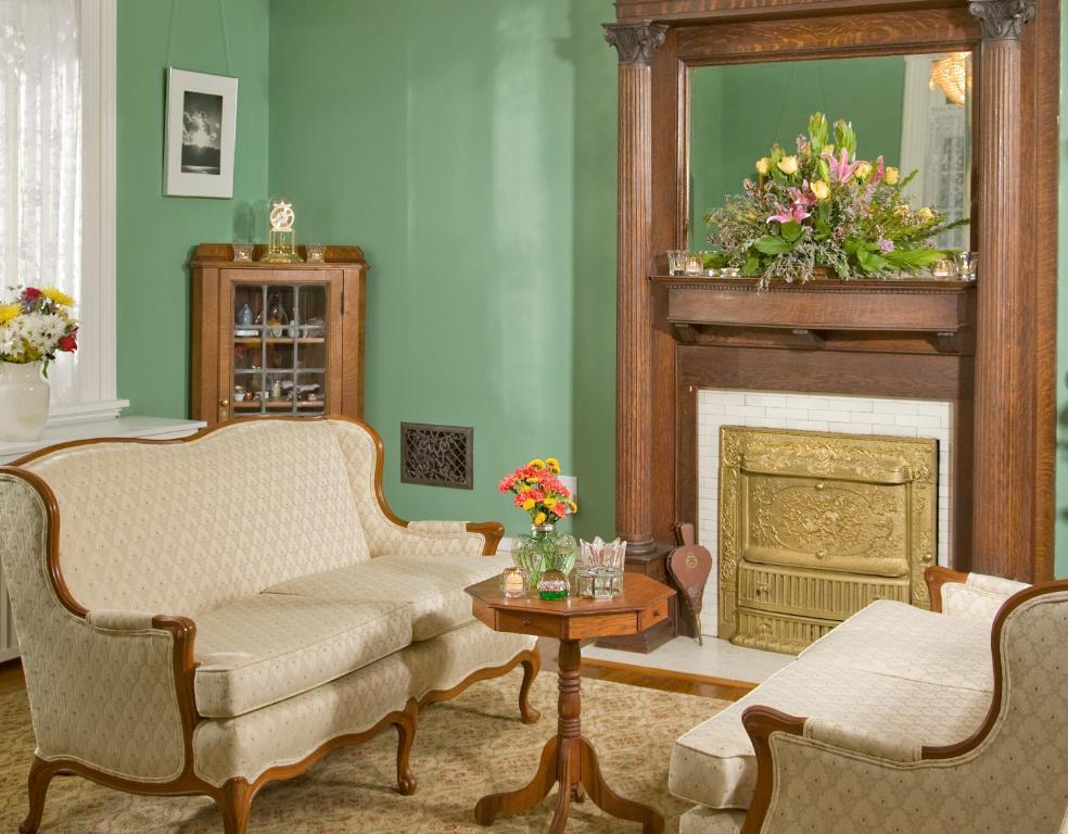 The Carriage House Inn B&B Lynchburg Exteriör bild